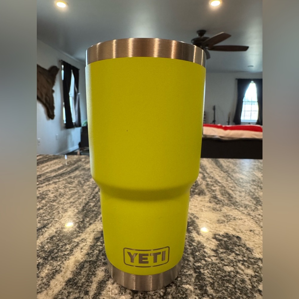 Chartreuse 30oz Yeti Tumbler with Magslider Lid